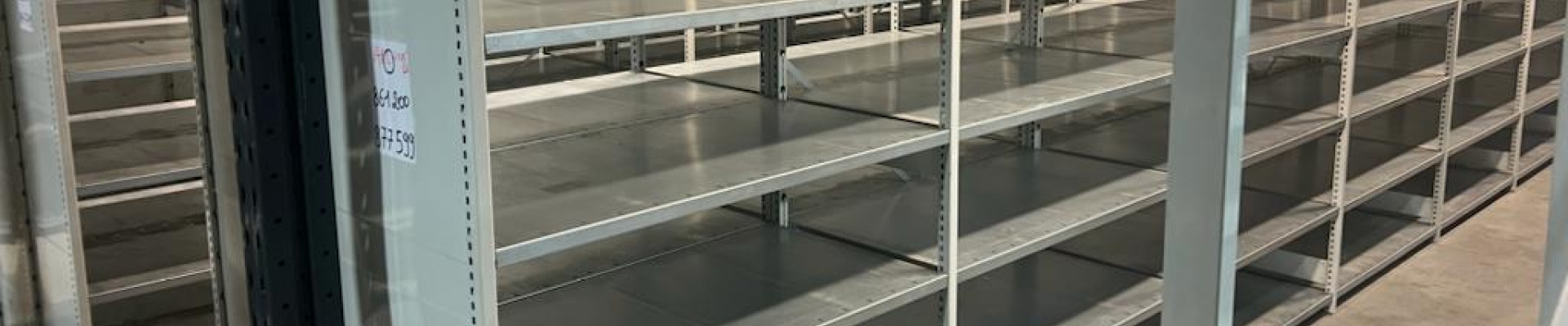 étagère métallique